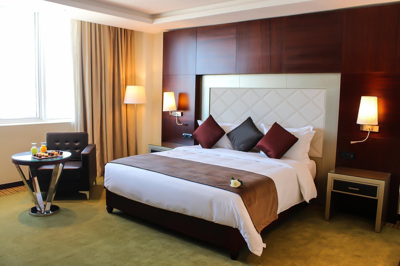 Grand Mogador City Center Casablanca Exterior foto A room at the hotel
